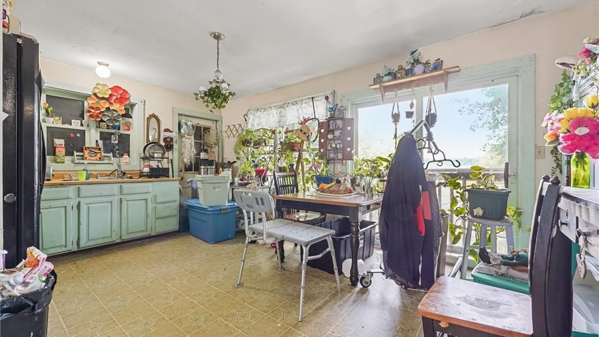 Property at 2208 Bellevue Avenue, Syracuse, NY 13219 7
