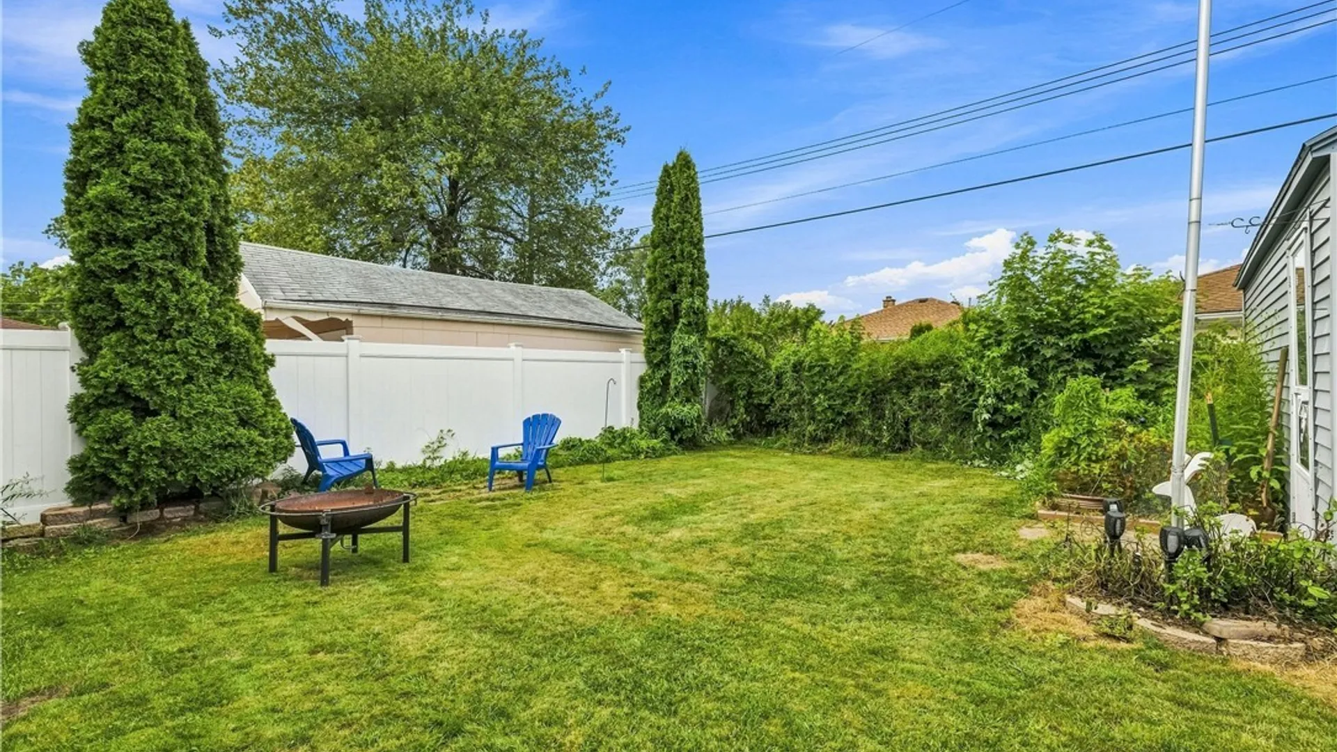Property at 94 Standard Parkway, Cheektowaga, NY 14227 4
