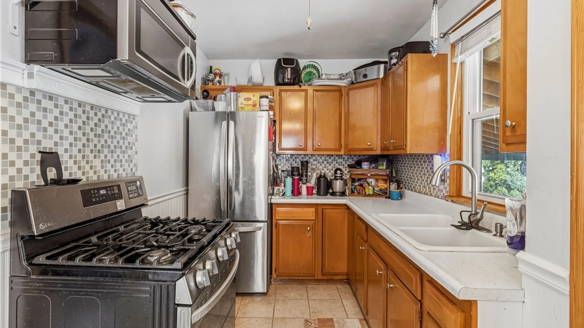 Property at 94 Standard Parkway, Cheektowaga, NY 14227 10