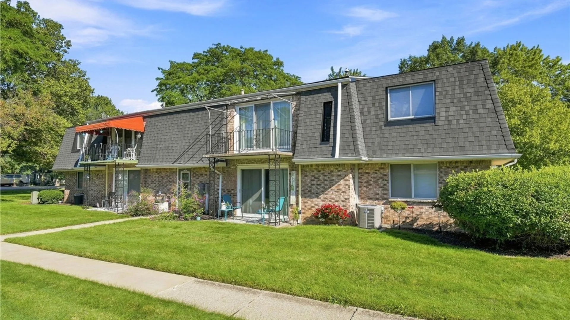 Property at 136 Foxberry Drive, Amherst, NY 14068 3