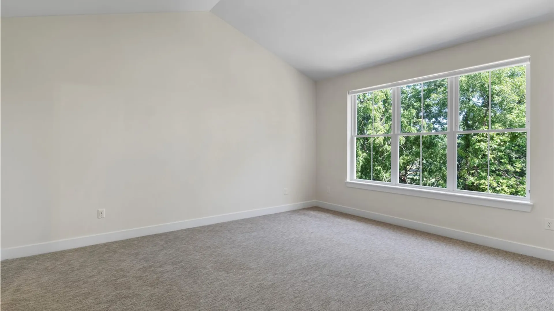 Property at 200 Dunnwood Green Lane, Pittsford, NY 14534 10