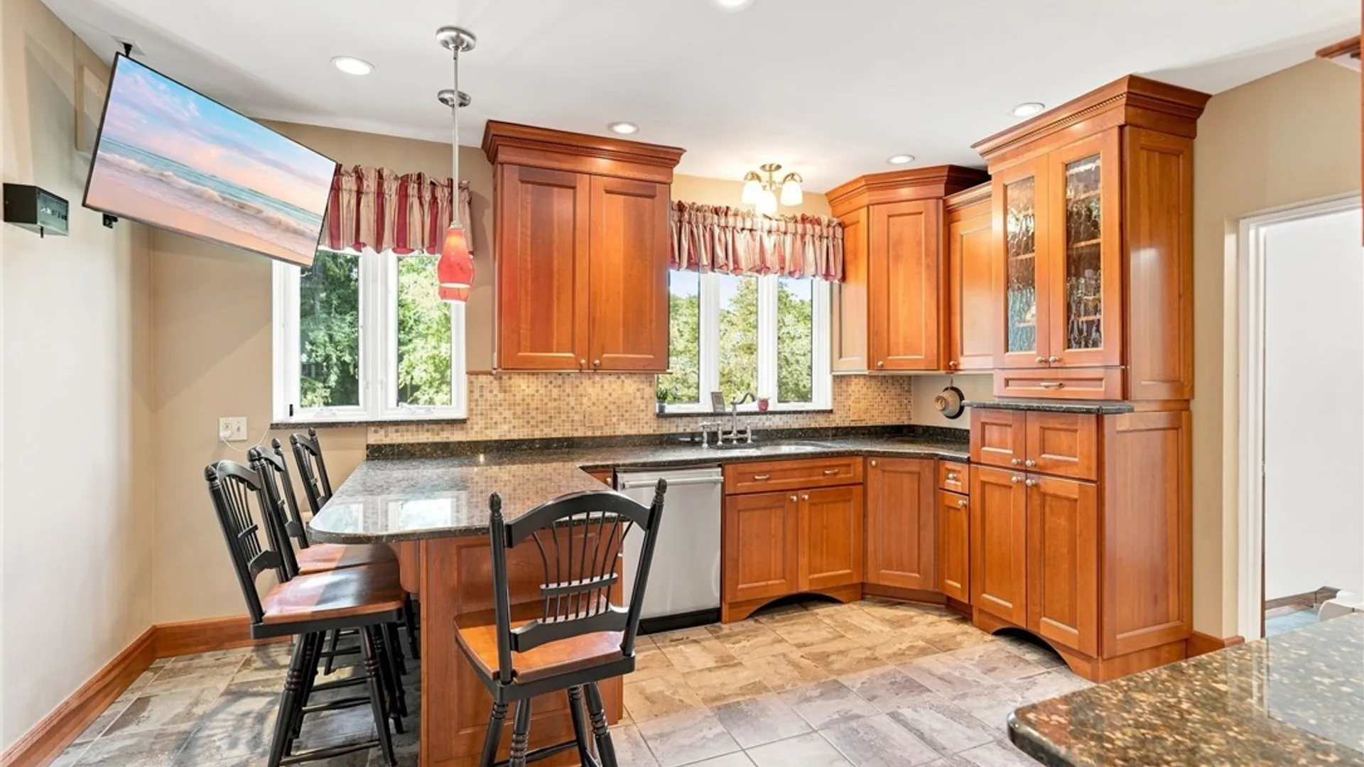 Property at 18 Harper Road, Amherst, NY 14226 9