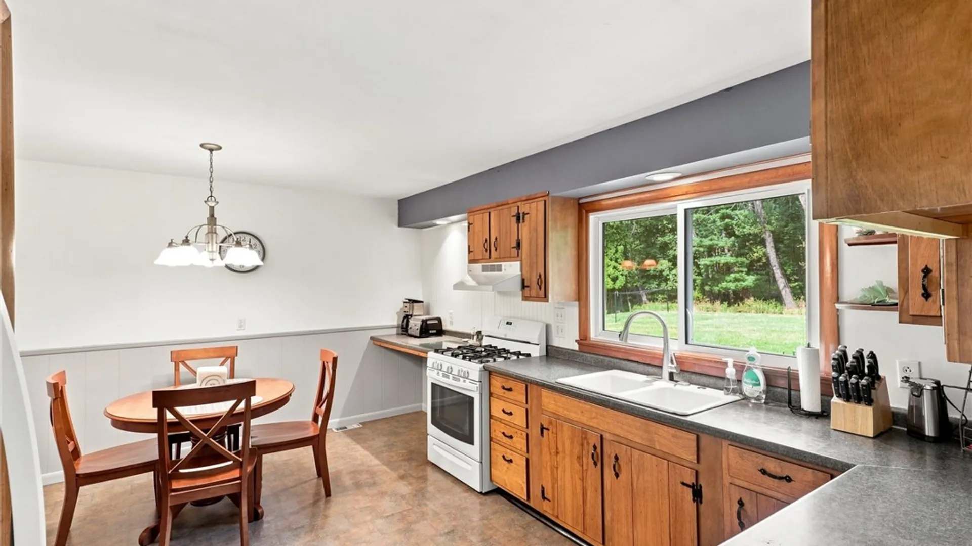 Property at 4923 Mary Jane Lane, Avon, NY 14414 9