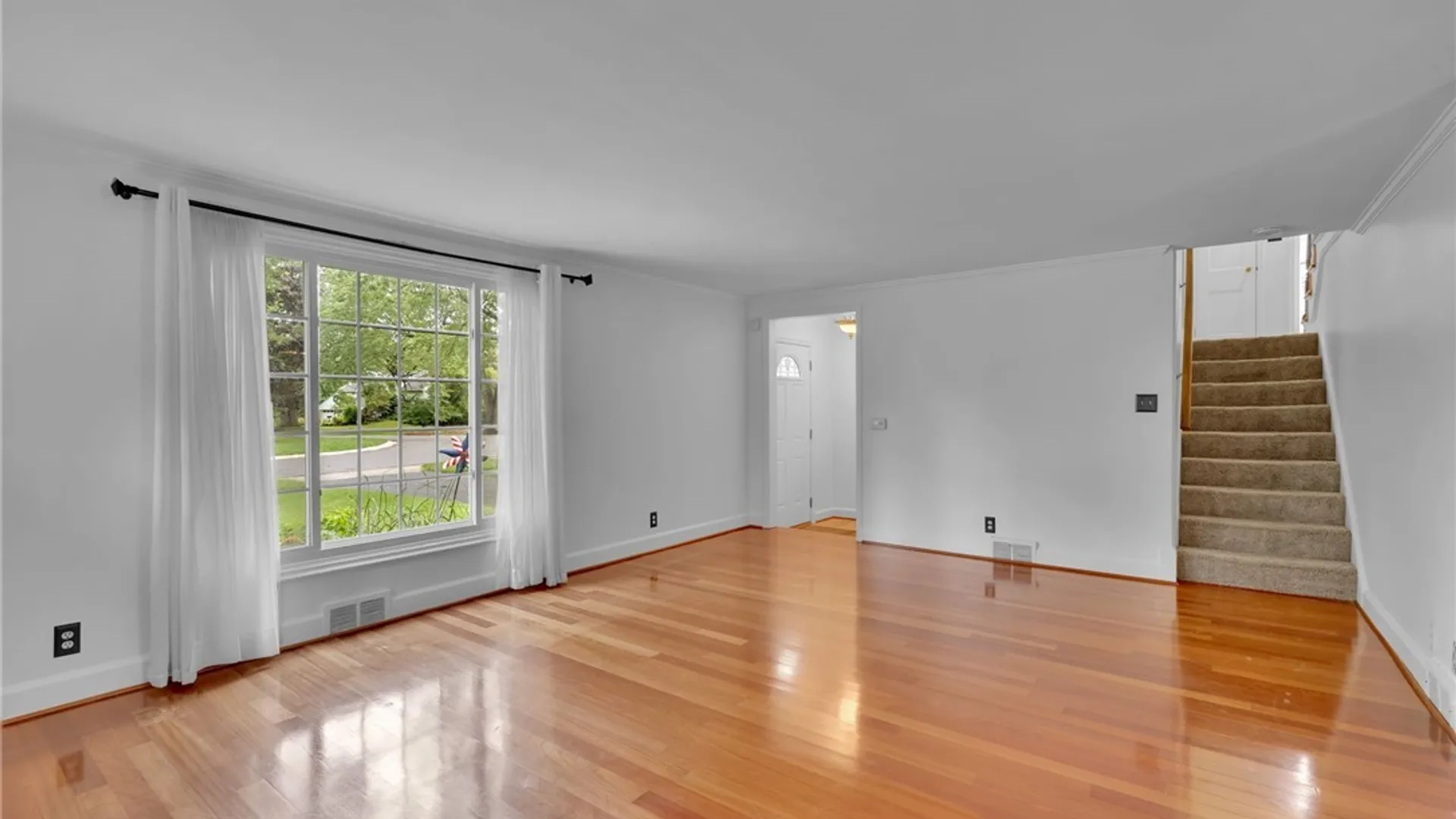 Property at 80 Morningside Lane, Amherst, NY 14221 5