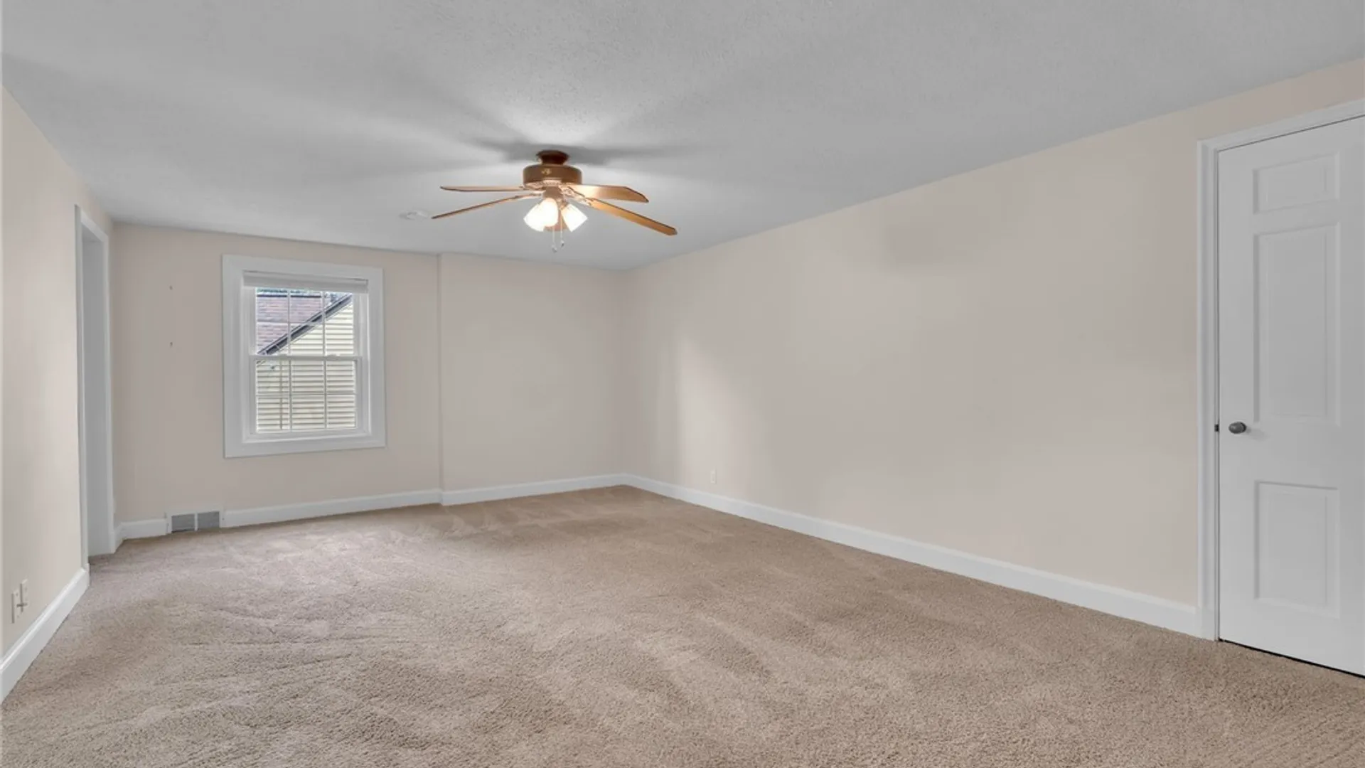 Property at 80 Morningside Lane, Amherst, NY 14221 23