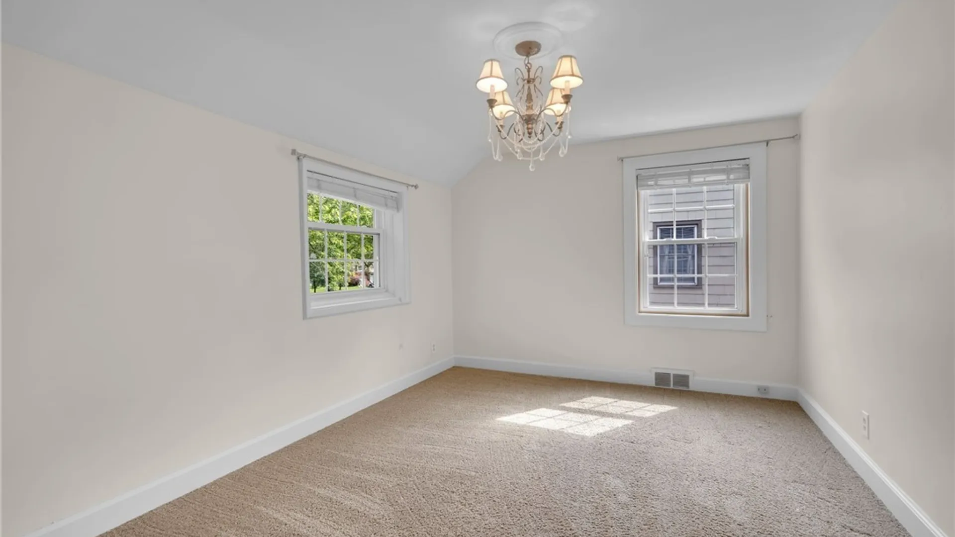 Property at 80 Morningside Lane, Amherst, NY 14221 29
