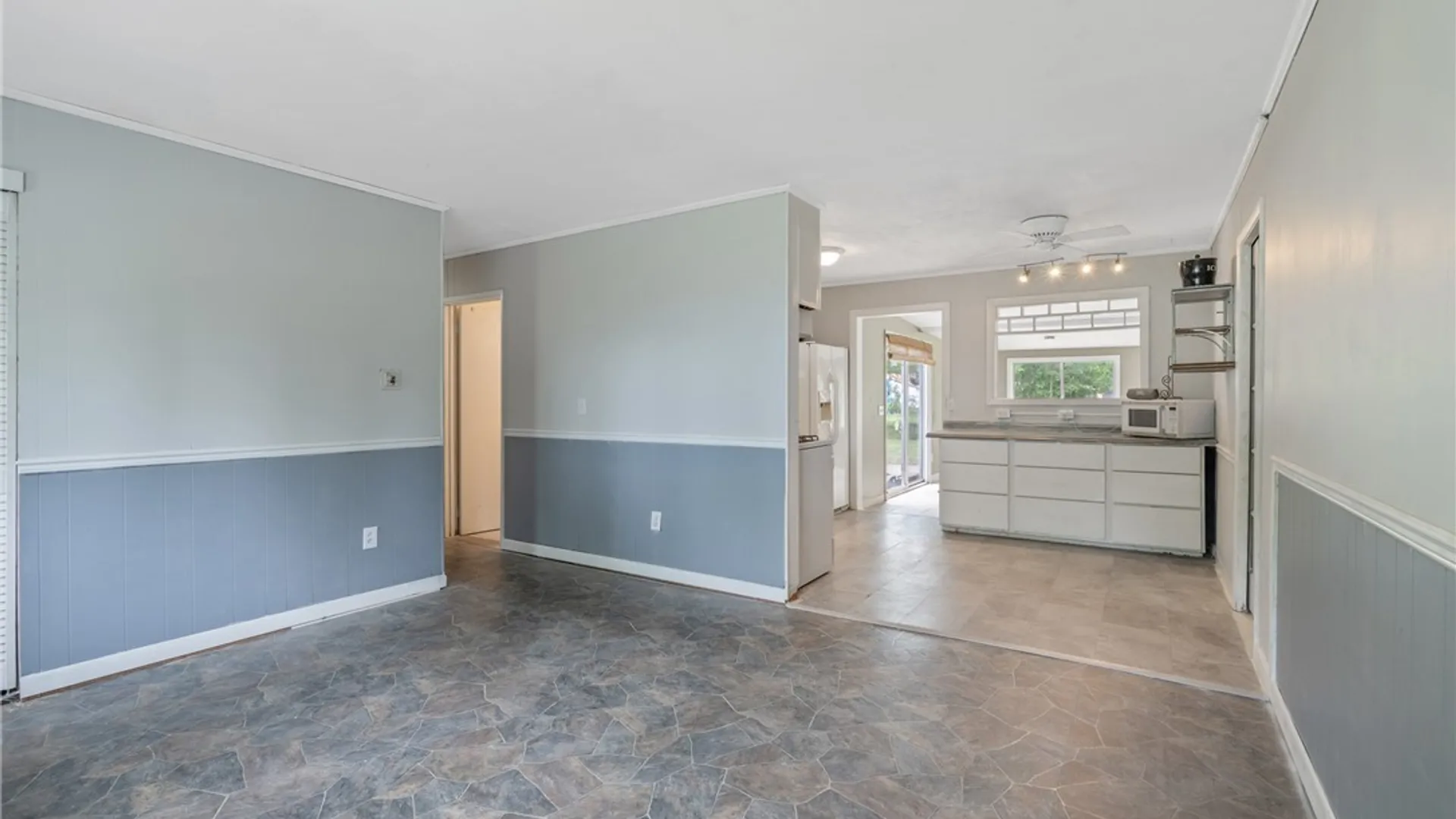 Property at 7838 Rinaldo Boulevard, Cicero, NY 13030 10