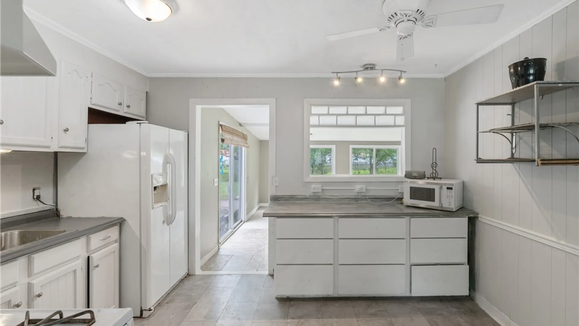 Property at 7838 Rinaldo Boulevard, Cicero, NY 13030 15
