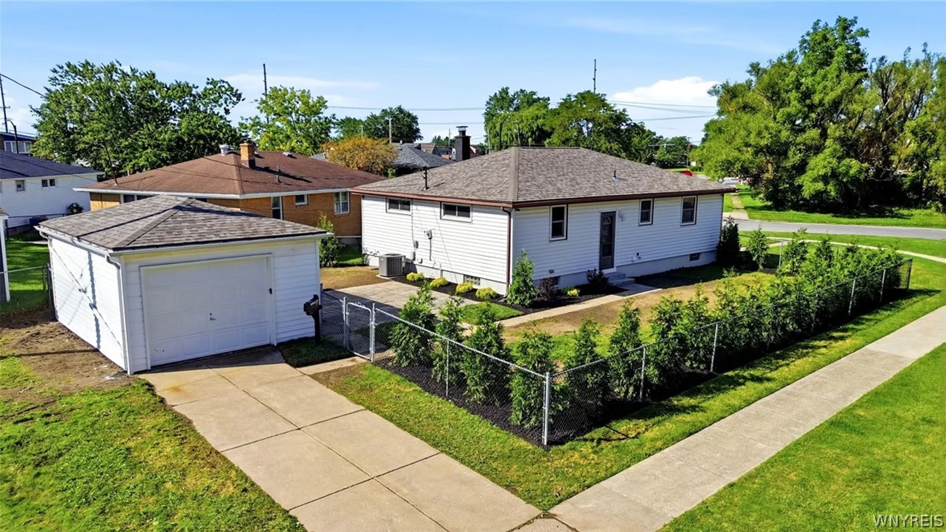 Property at 43 Barone Circle, Cheektowaga, NY 14225 42