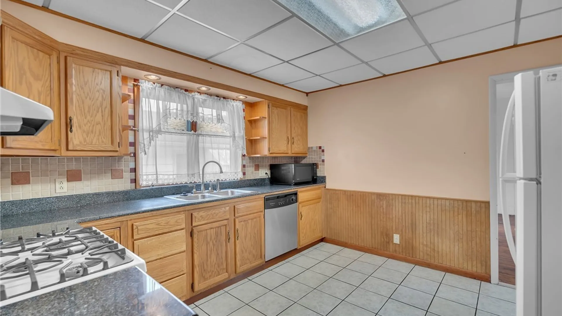 Property at 106 Grandview Avenue, Tonawanda, NY 14223 10