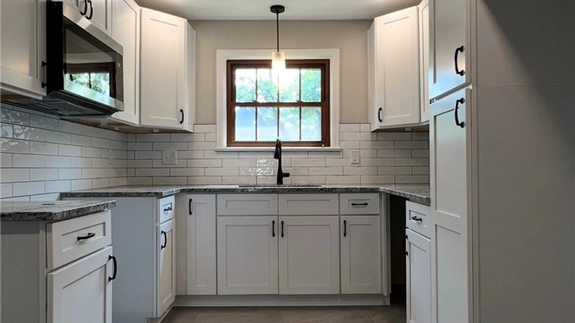 Property at 8425 Pershing Avenue, Niagara Falls, NY 14304 3