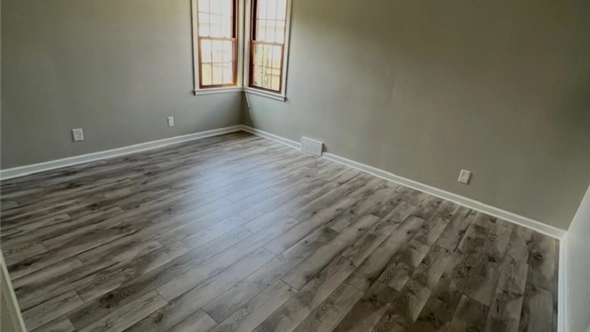 Property at 8425 Pershing Avenue, Niagara Falls, NY 14304 5