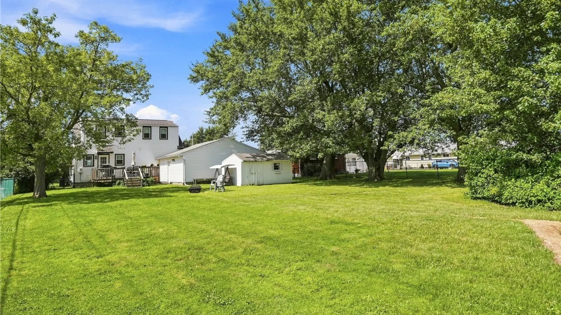 Property at 401 Borden Road, Cheektowaga, NY 14224 43
