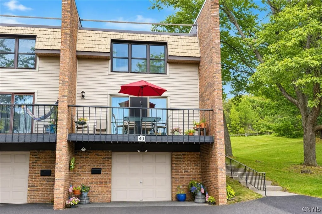 Property at 40 Chestnut, New Hartford, NY 13413