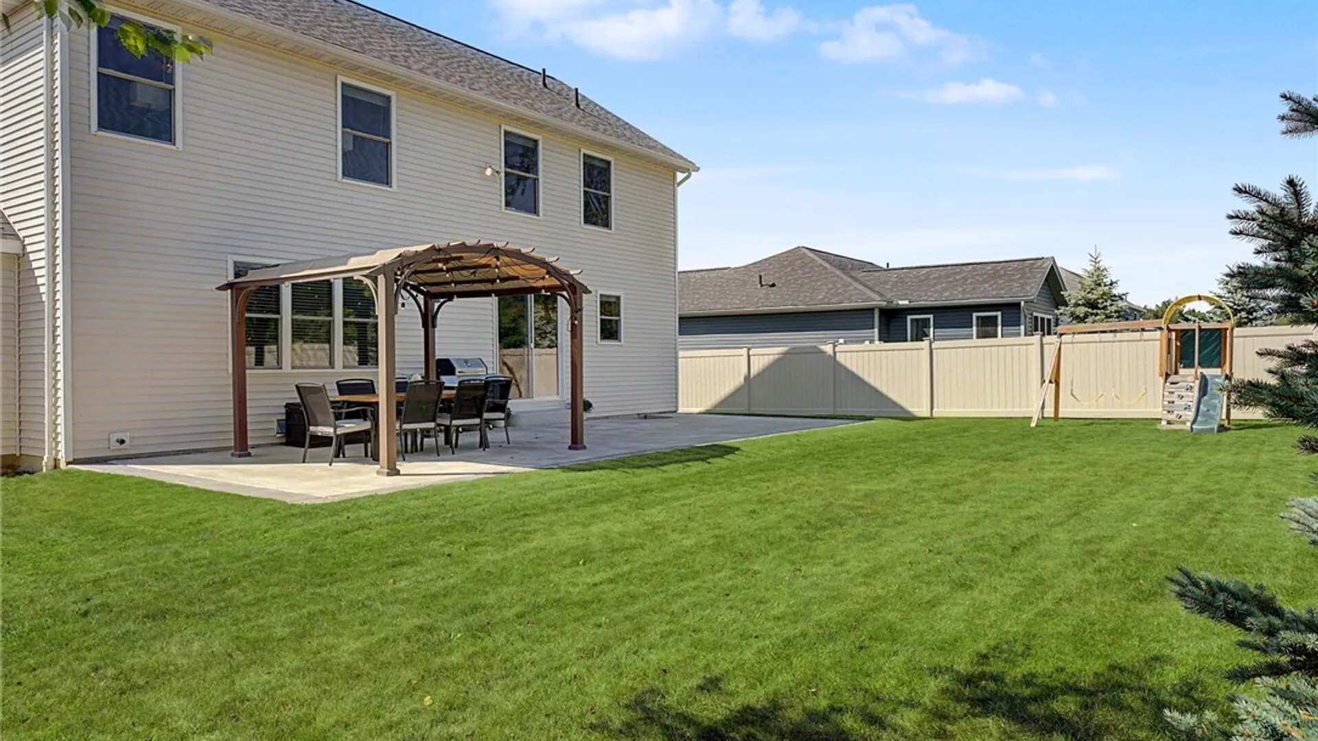 Property at 2401 Hobblebush Lane, Hamburg, NY 14085 5