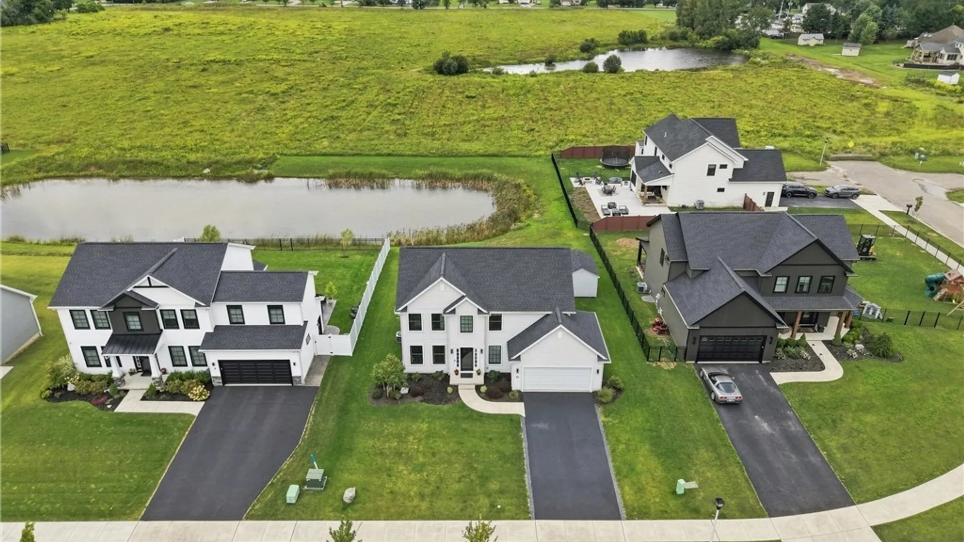 Property at 11 Hickory Lane, Lancaster, NY 14086 40