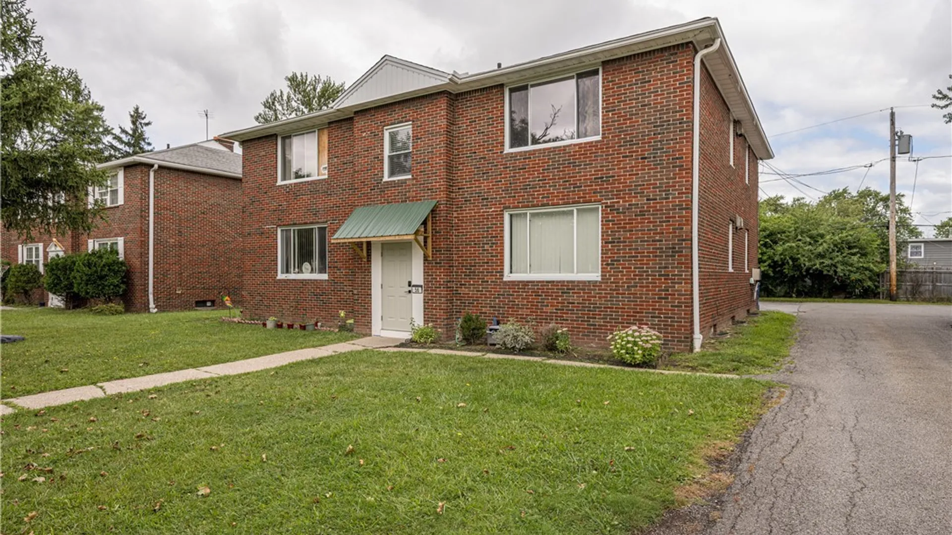 Property at 56 Eiss Place, Amherst, NY 14226 3
