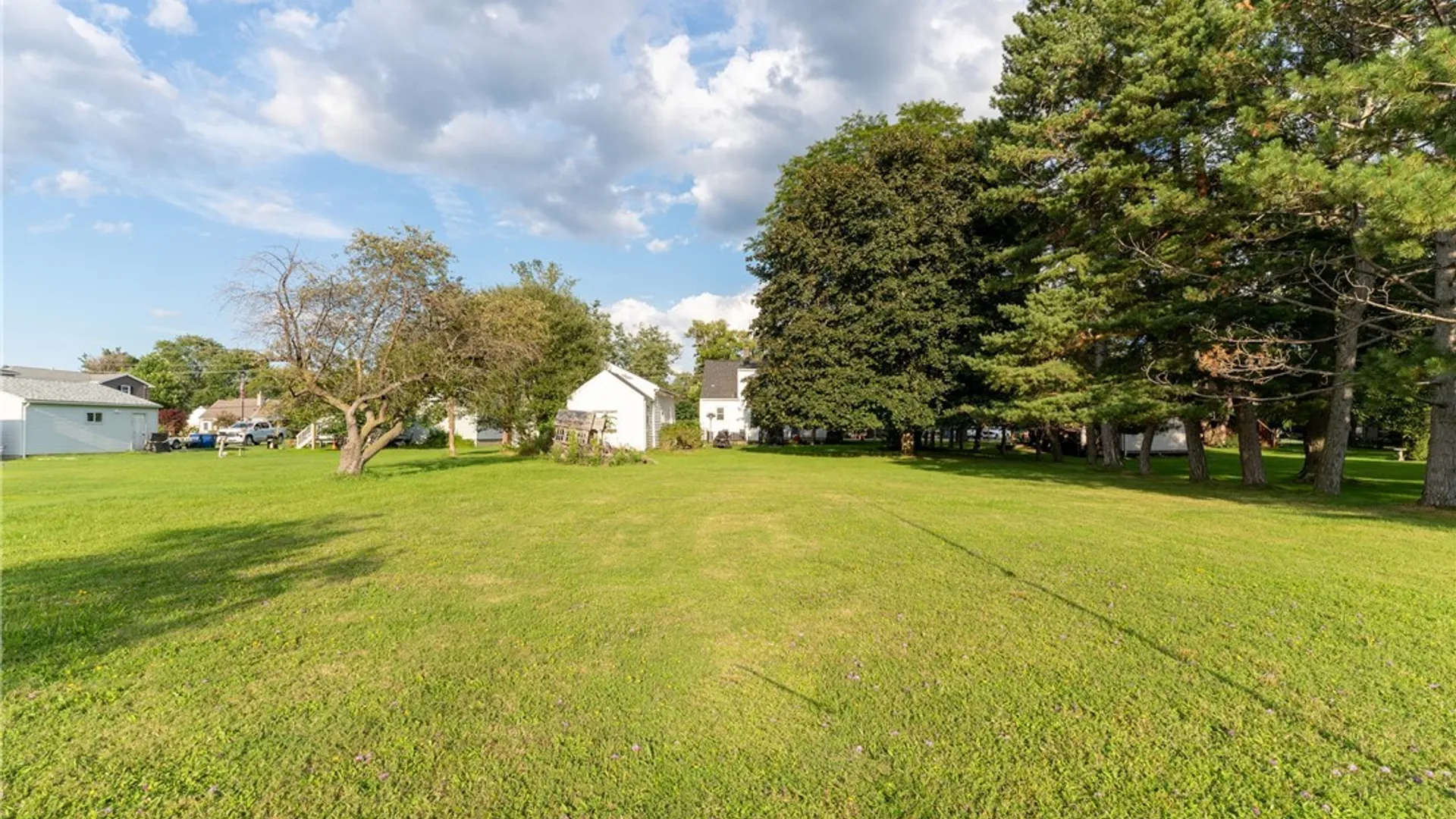 Property at 212 Country Parkway, Amherst, NY 14221 3