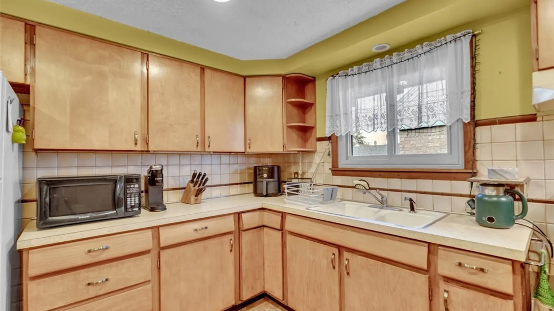 Property at 115 Avery Place, Cheektowaga, NY 14225 10