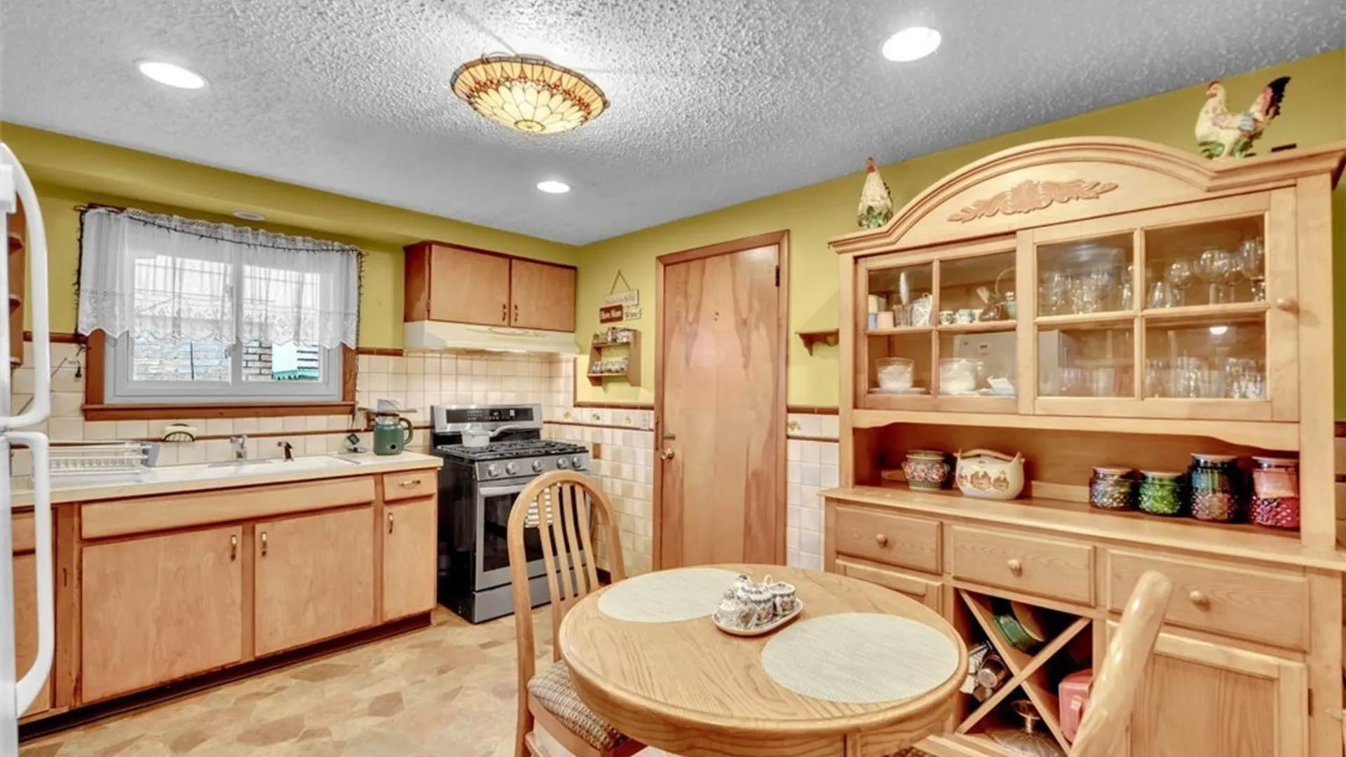 Property at 115 Avery Place, Cheektowaga, NY 14225 9