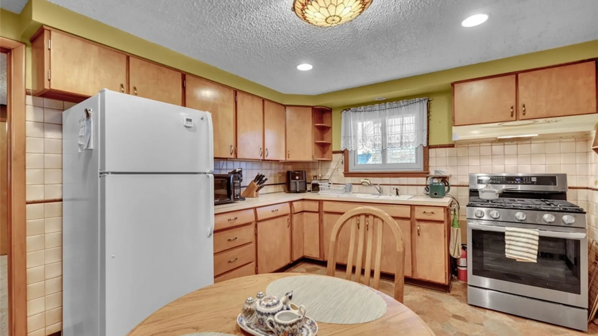 Property at 115 Avery Place, Cheektowaga, NY 14225 11