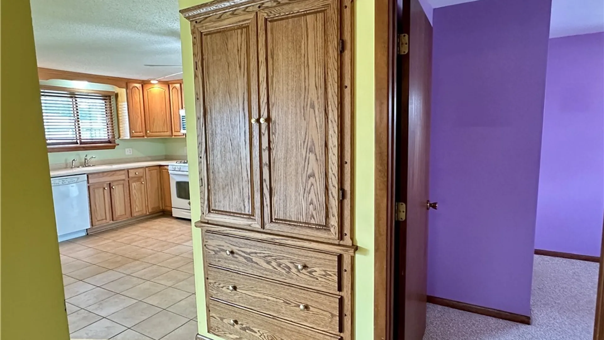 Property at 104 Castlewood Drive, Cheektowaga, NY 14227 24