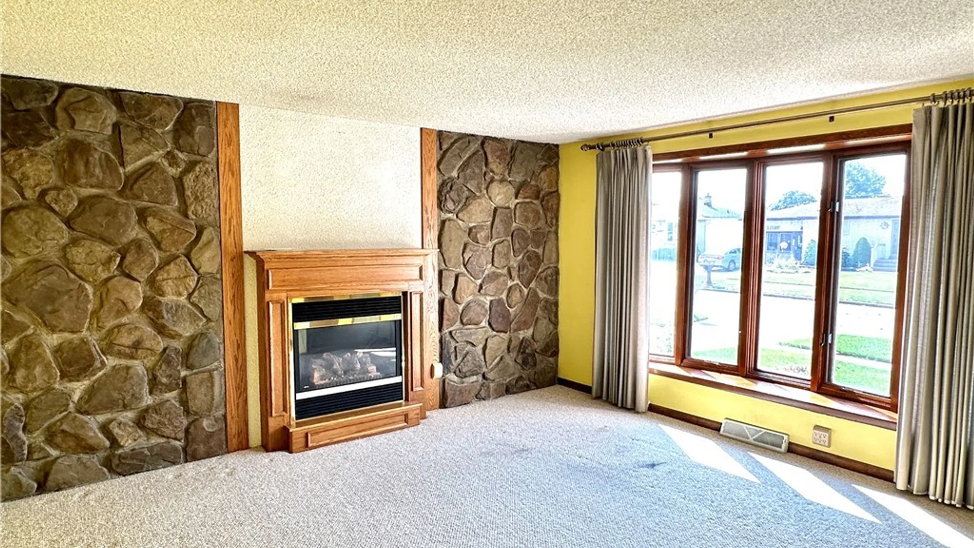 Property at 104 Castlewood Drive, Cheektowaga, NY 14227 14
