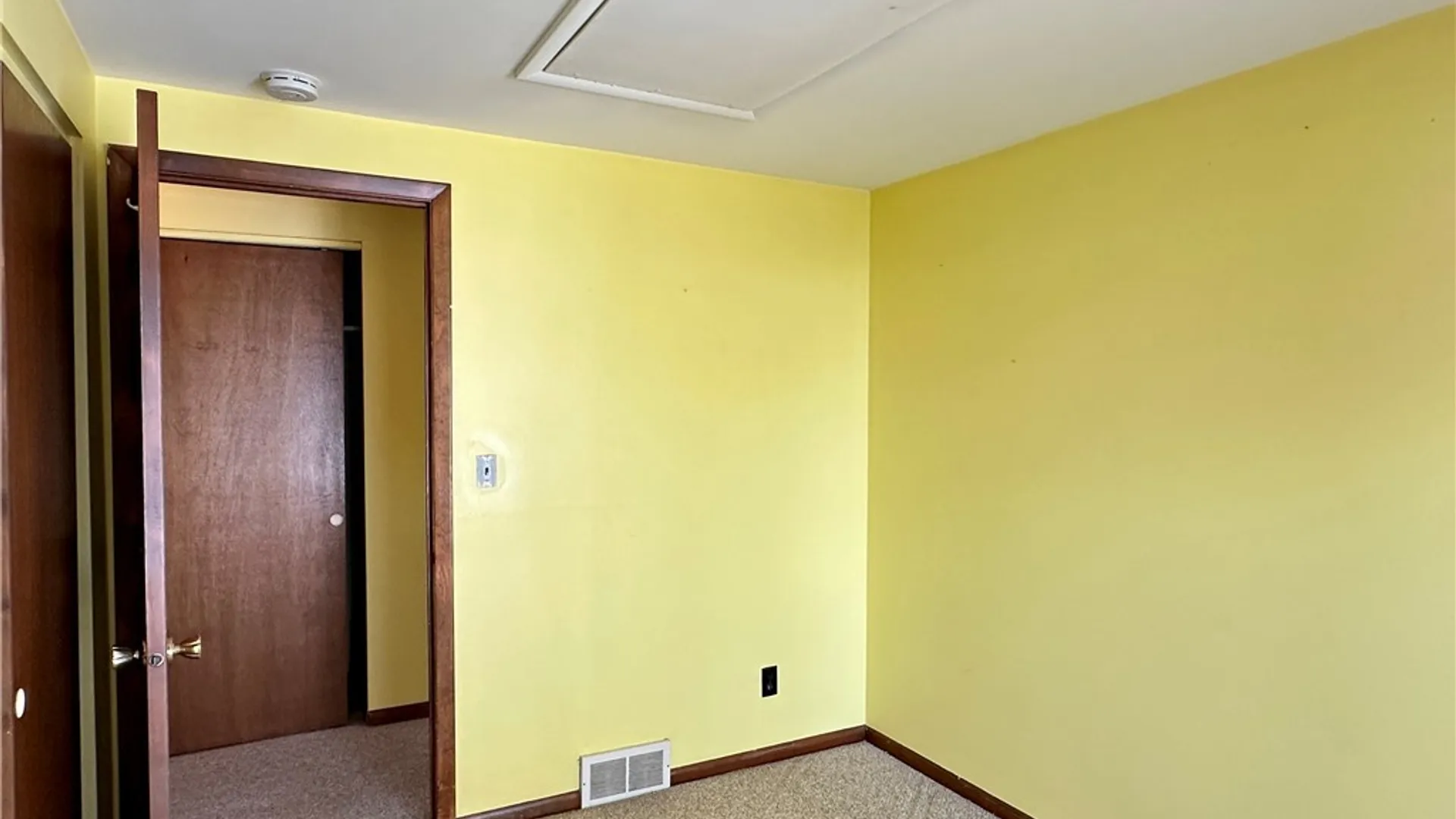 Property at 104 Castlewood Drive, Cheektowaga, NY 14227 30