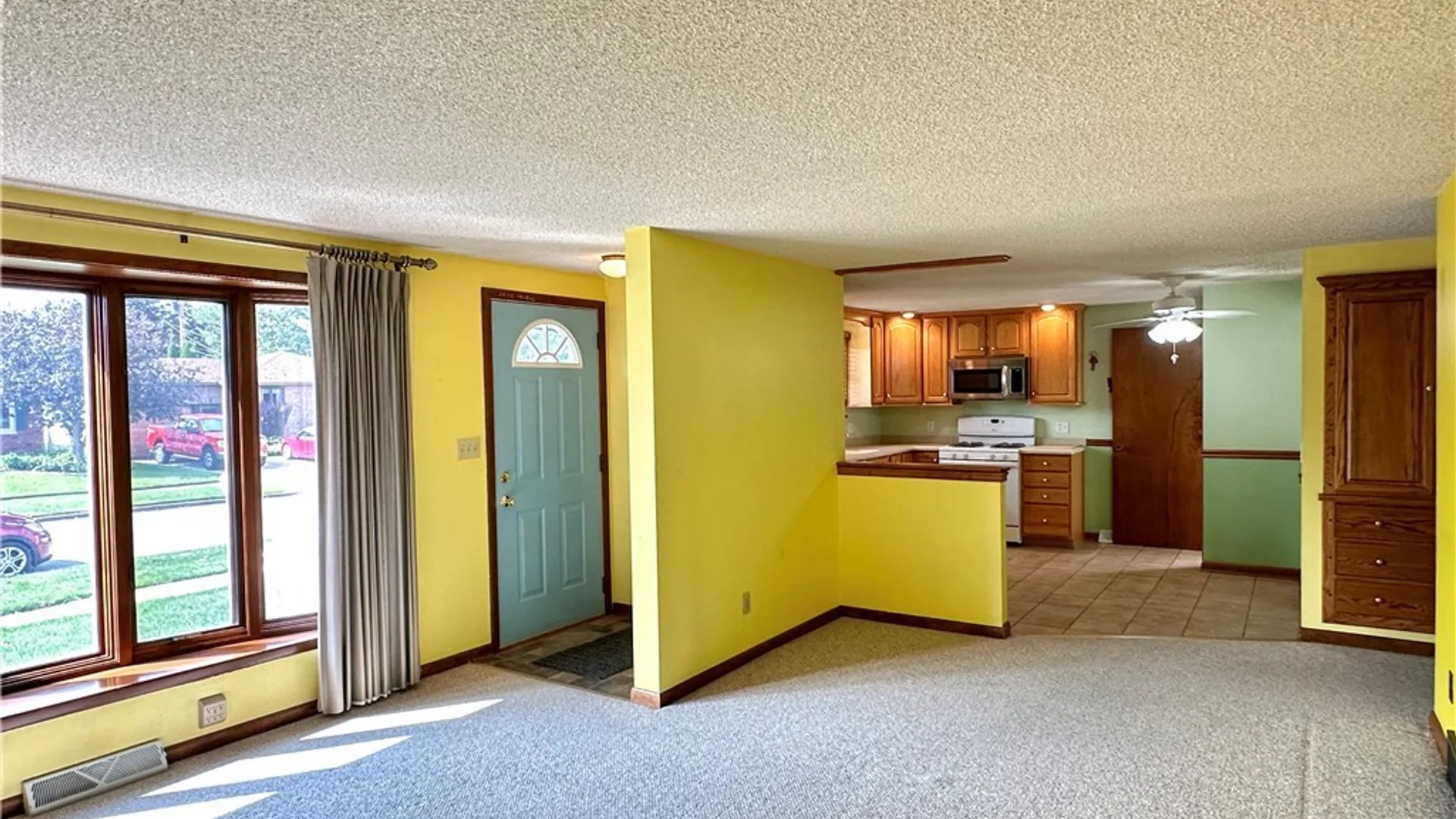 Property at 104 Castlewood Drive, Cheektowaga, NY 14227 16