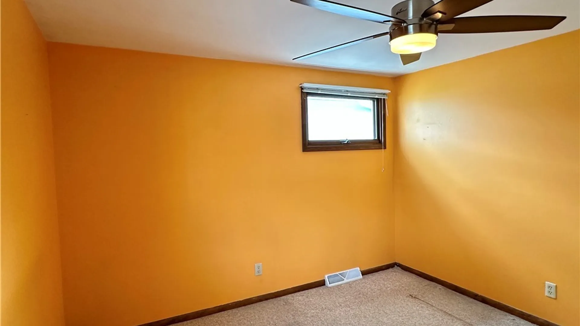 Property at 104 Castlewood Drive, Cheektowaga, NY 14227 33