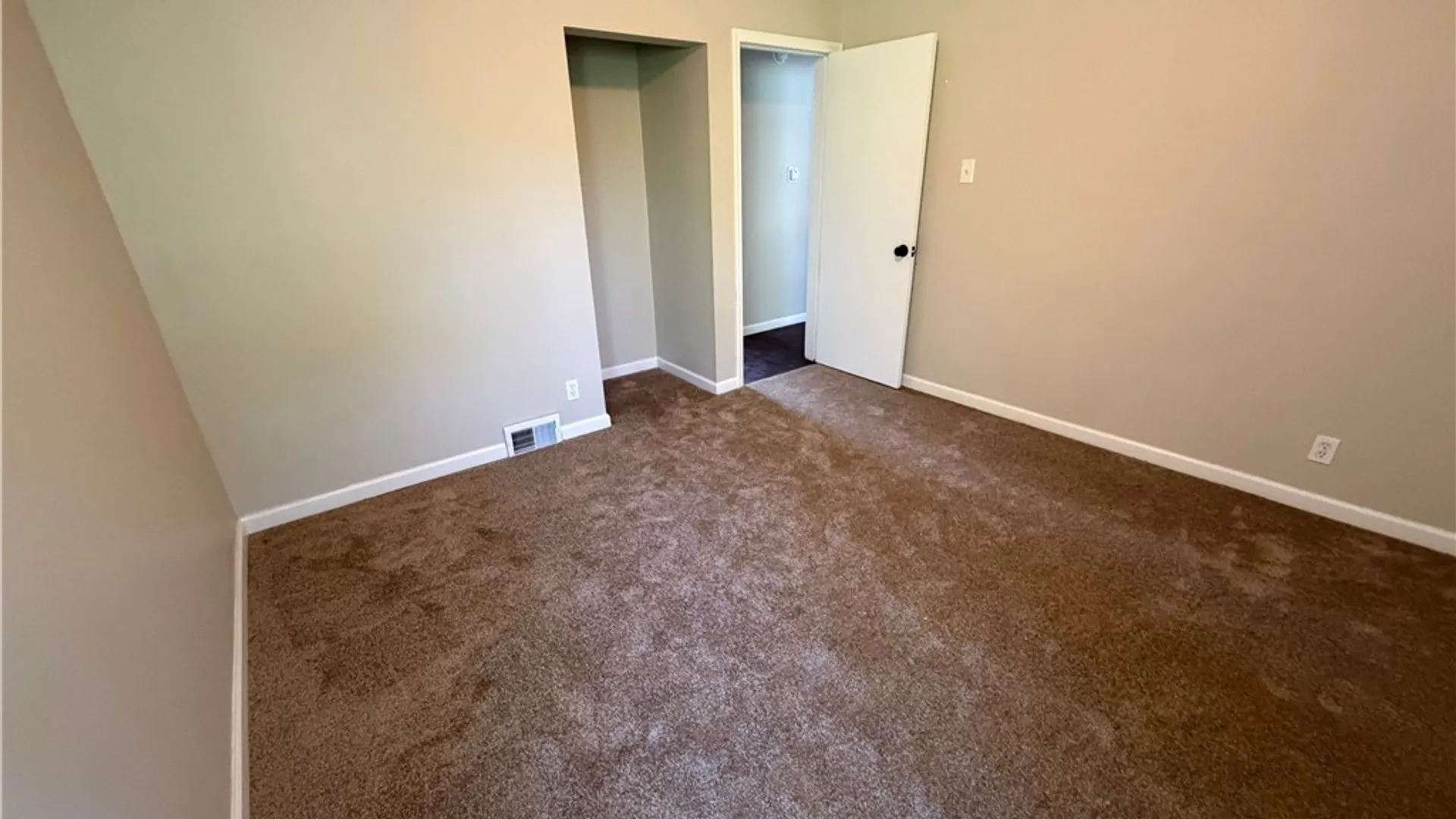 Property at 657 72nd Street, Niagara Falls, NY 14304 13