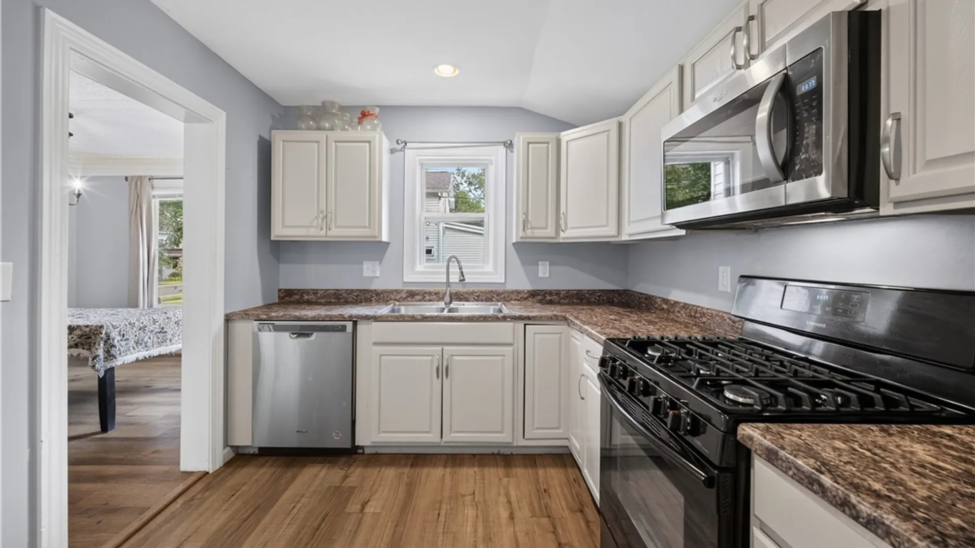 Property at 46 Maple Street, Auburn, NY 13021 4