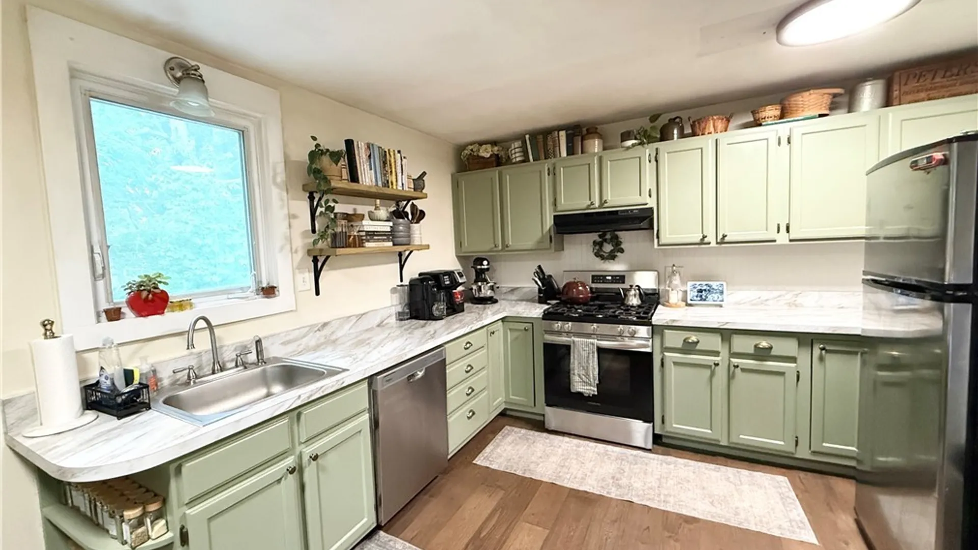 Property at 204 W Roswell Avenue, Onondaga, NY 13120 14