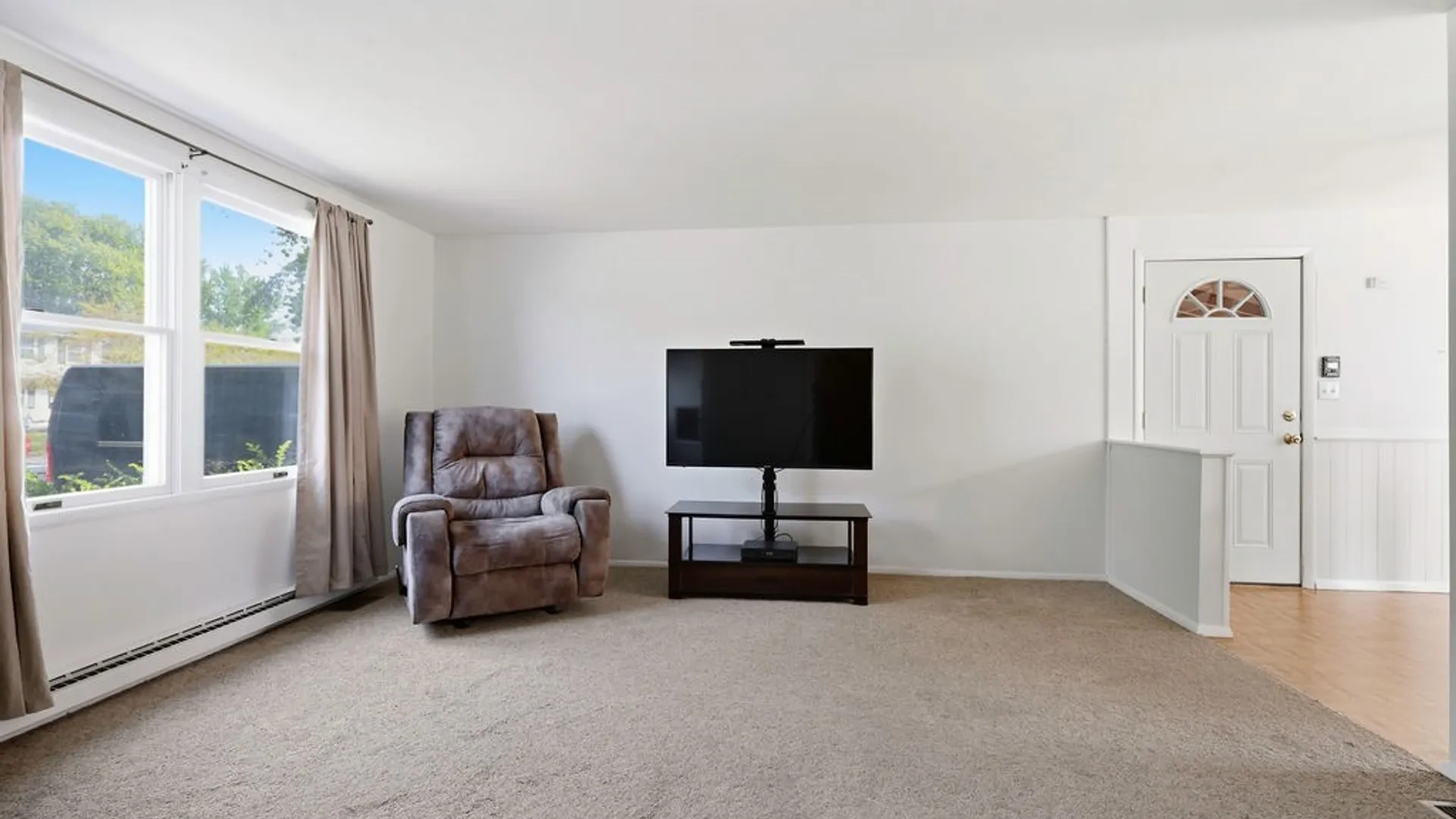 Property at 8484 Chinkapin Circle, Cicero, NY 13039 4