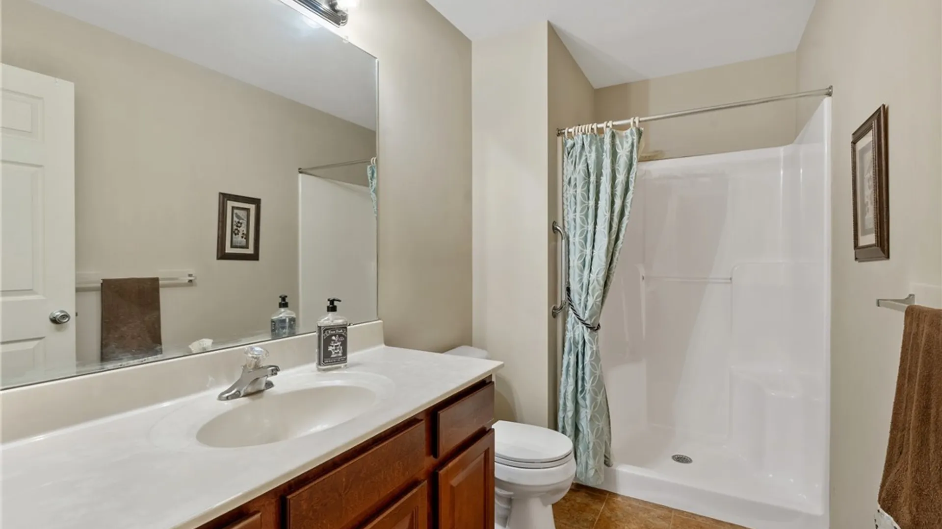 Property at 122 Slindes Woods Circle, Cicero, NY 13212 26