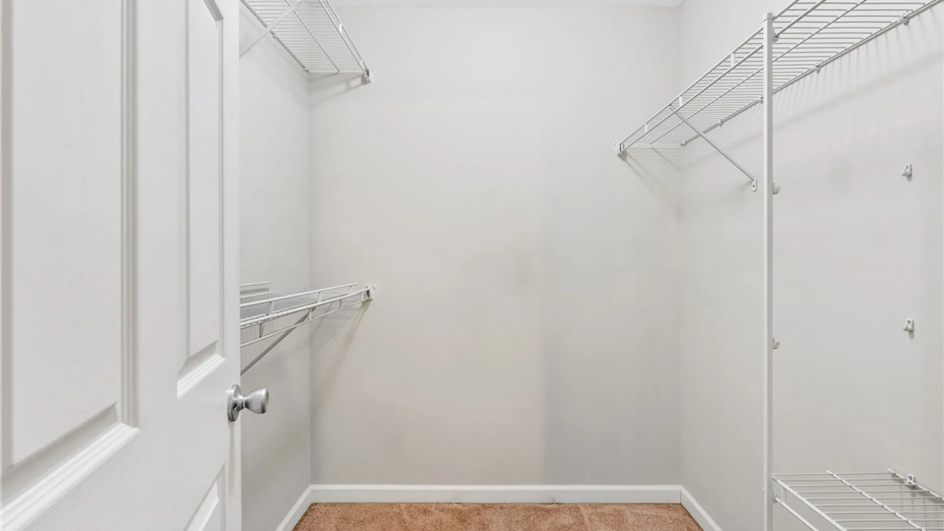 Property at 122 Slindes Woods Circle, Cicero, NY 13212 27