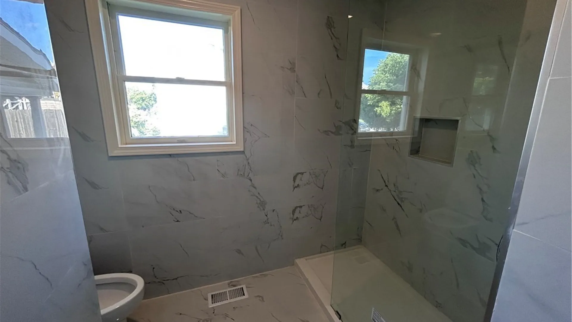 Property at 218 Summit Avenue, West Seneca, NY 14224 16