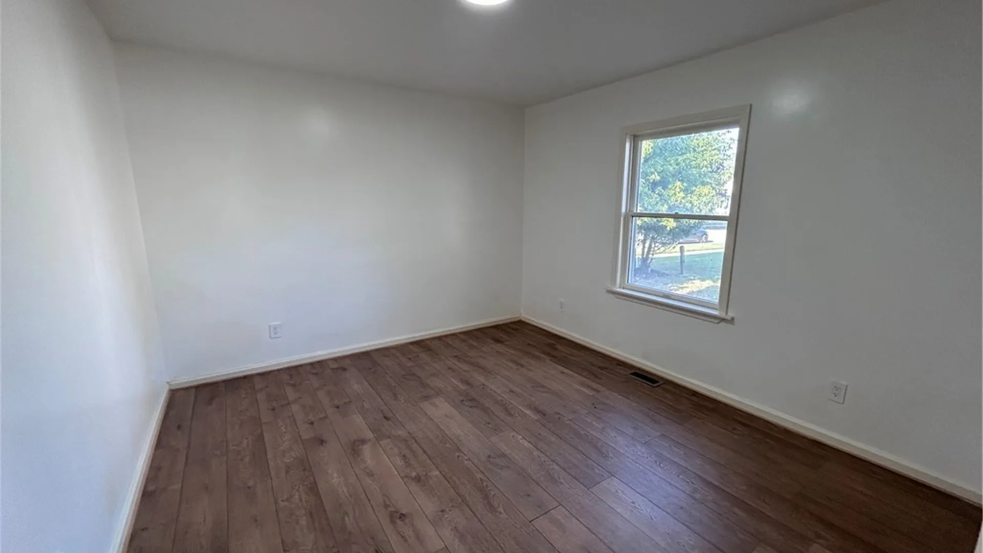Property at 218 Summit Avenue, West Seneca, NY 14224 22