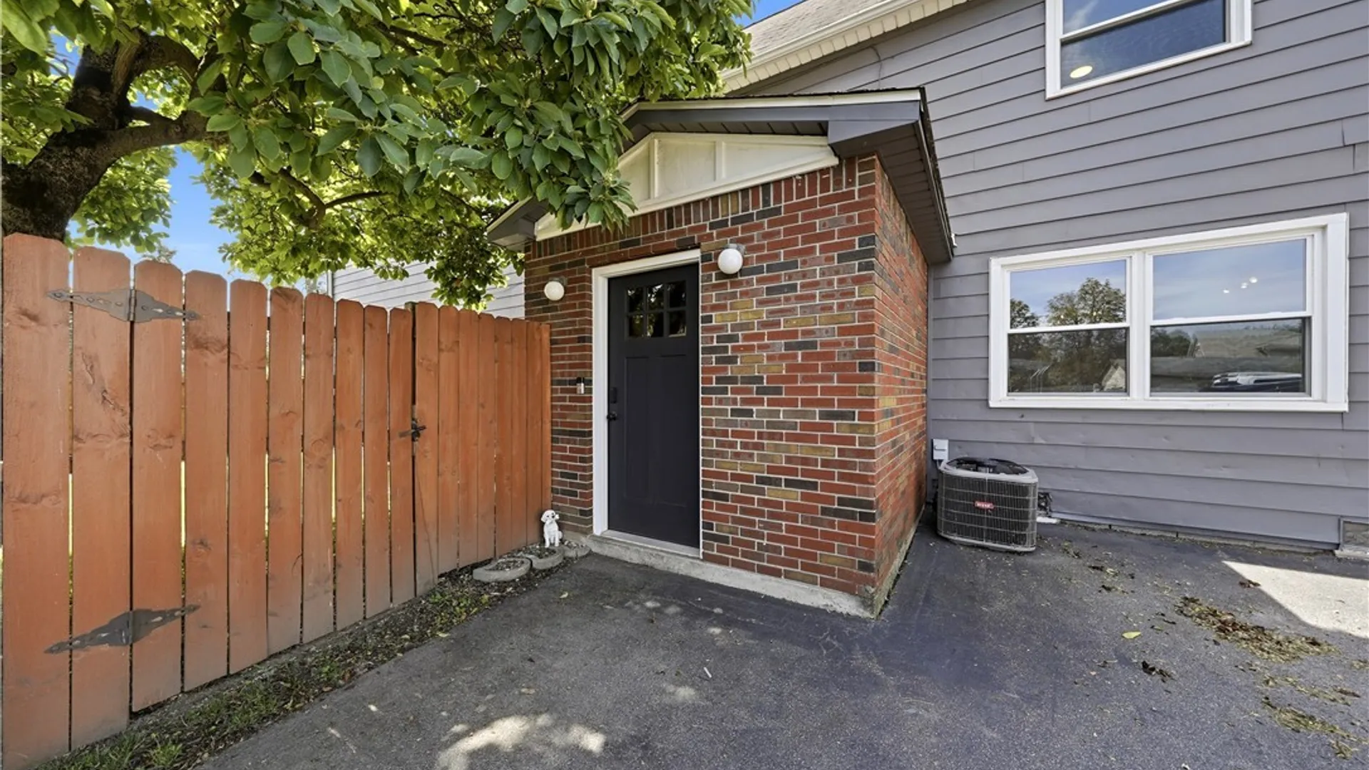 Property at 160 Como Park Boulevard, Cheektowaga, NY 14227 8