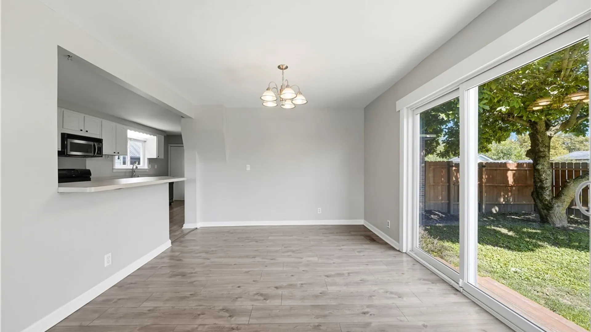 Property at 160 Como Park Boulevard, Cheektowaga, NY 14227 18