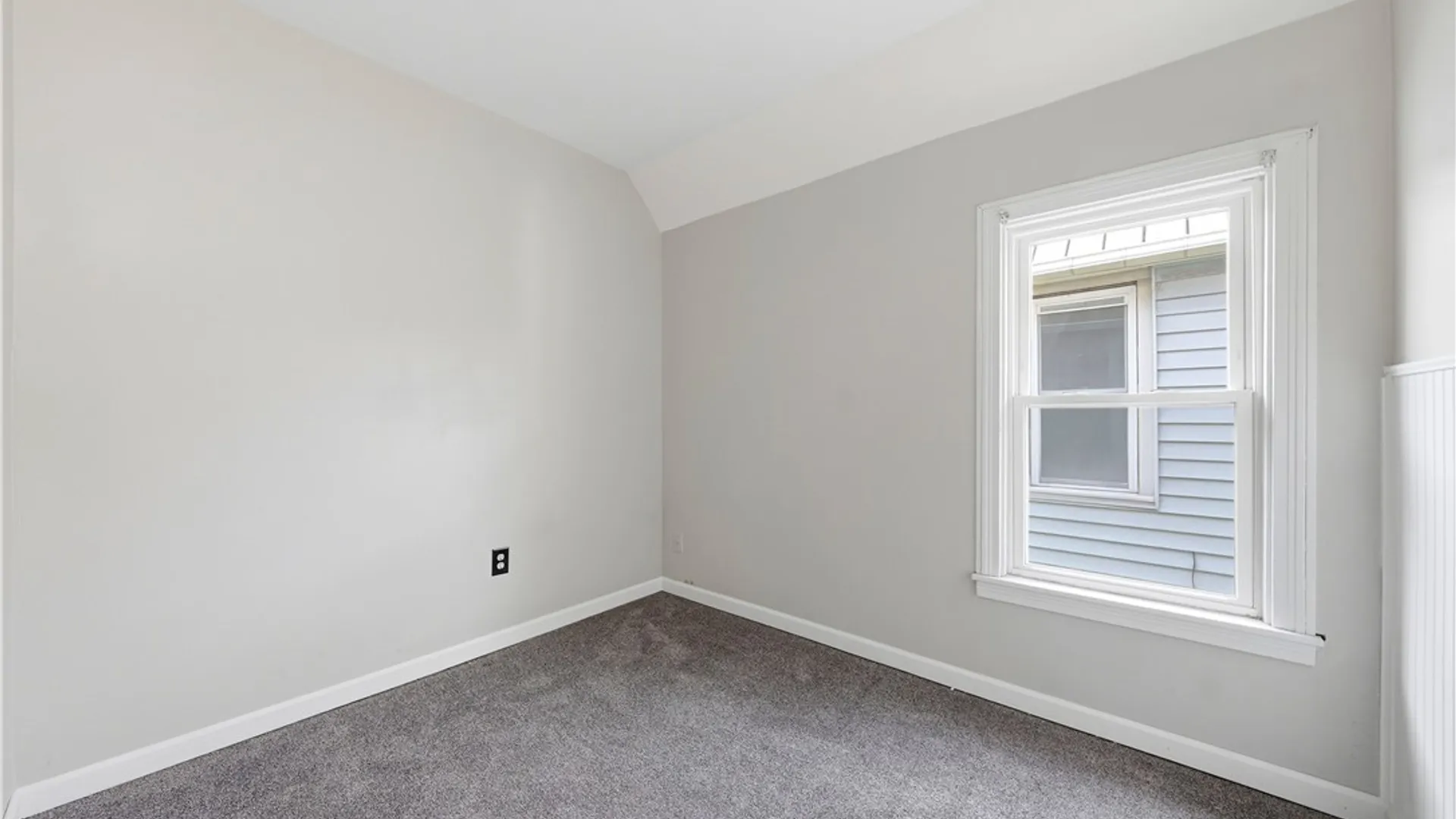 Property at 160 Como Park Boulevard, Cheektowaga, NY 14227 39