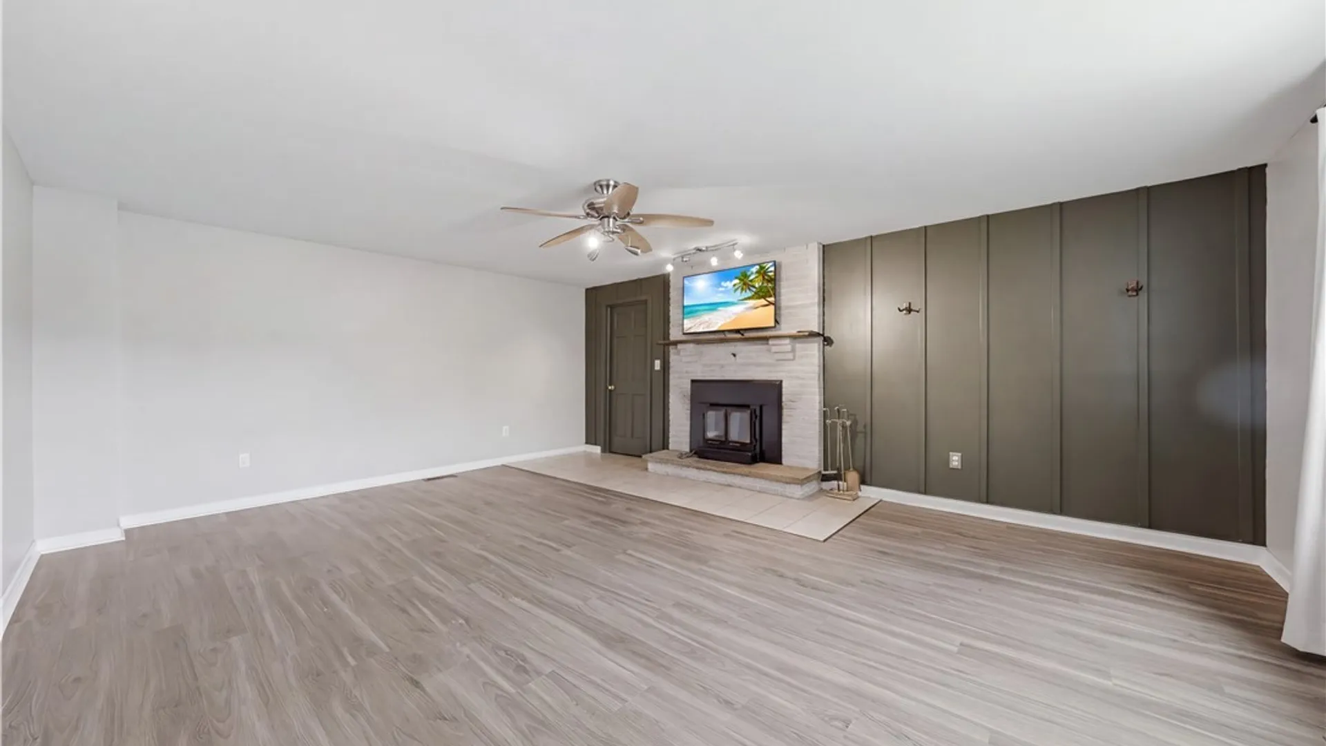 Property at 160 Como Park Boulevard, Cheektowaga, NY 14227 22