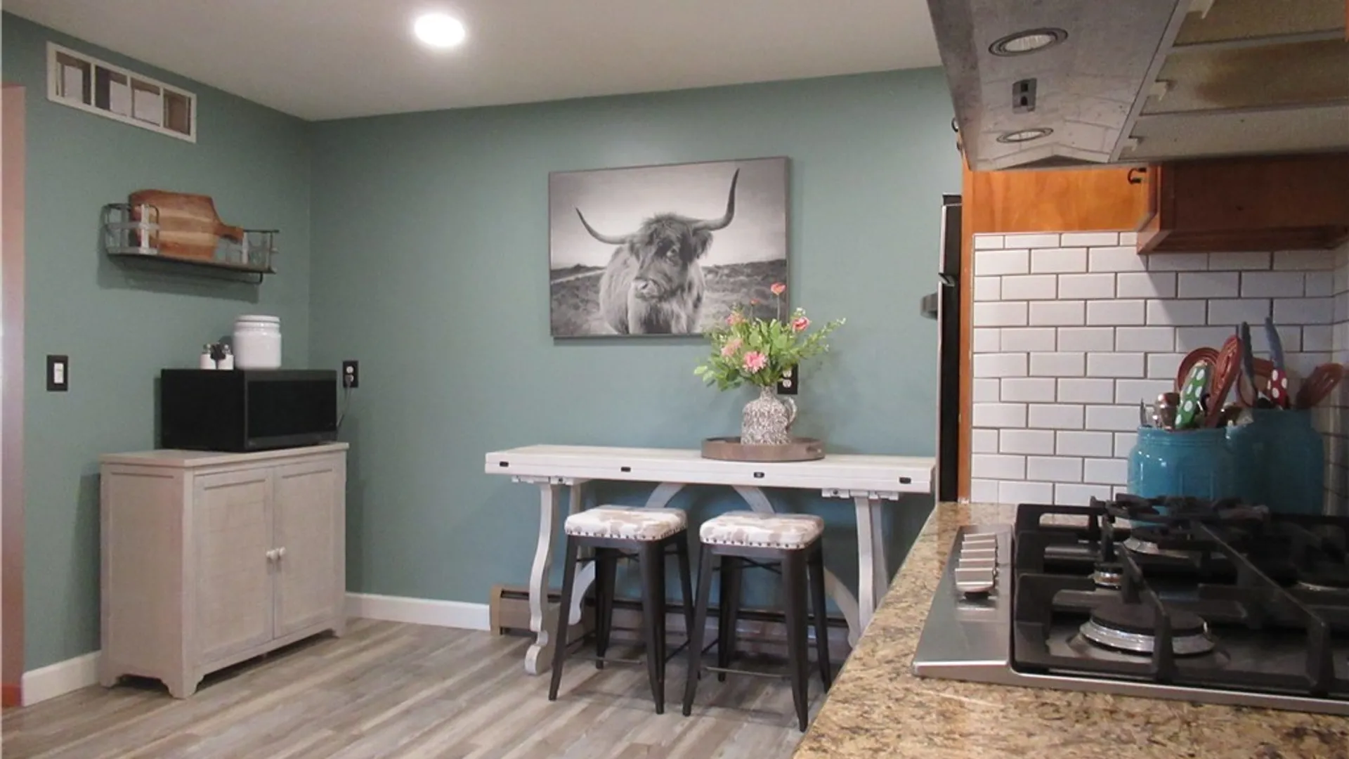 Property at 6 Madaline Lane, Cheektowaga, NY 14043 9