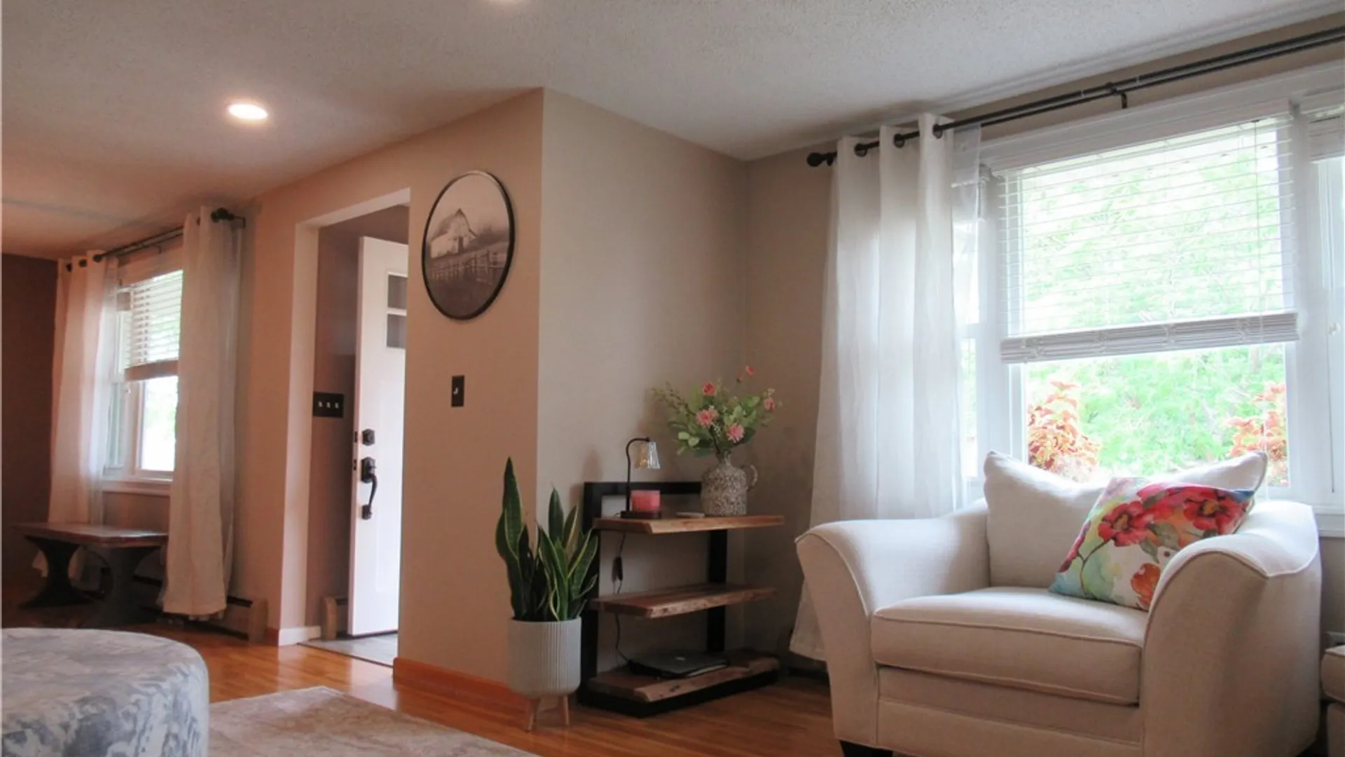 Property at 6 Madaline Lane, Cheektowaga, NY 14043 3