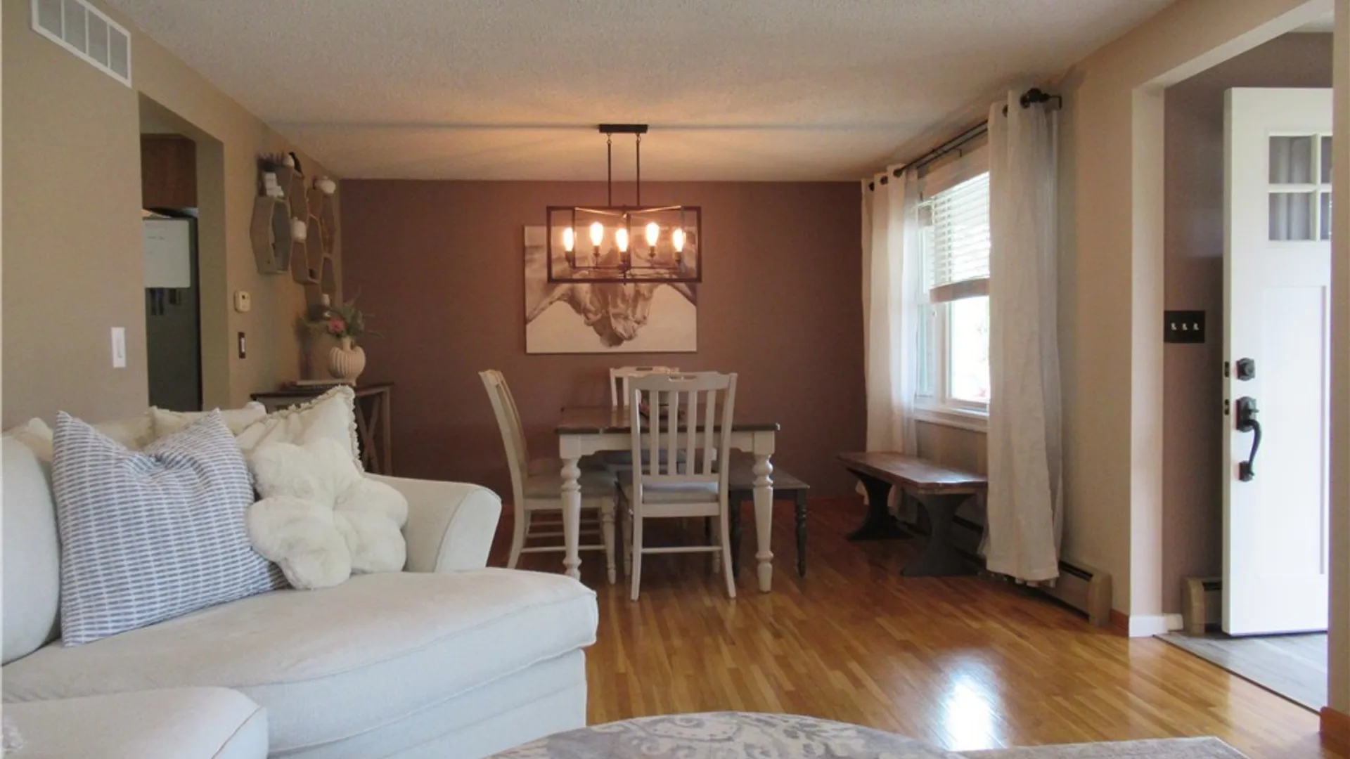 Property at 6 Madaline Lane, Cheektowaga, NY 14043 5