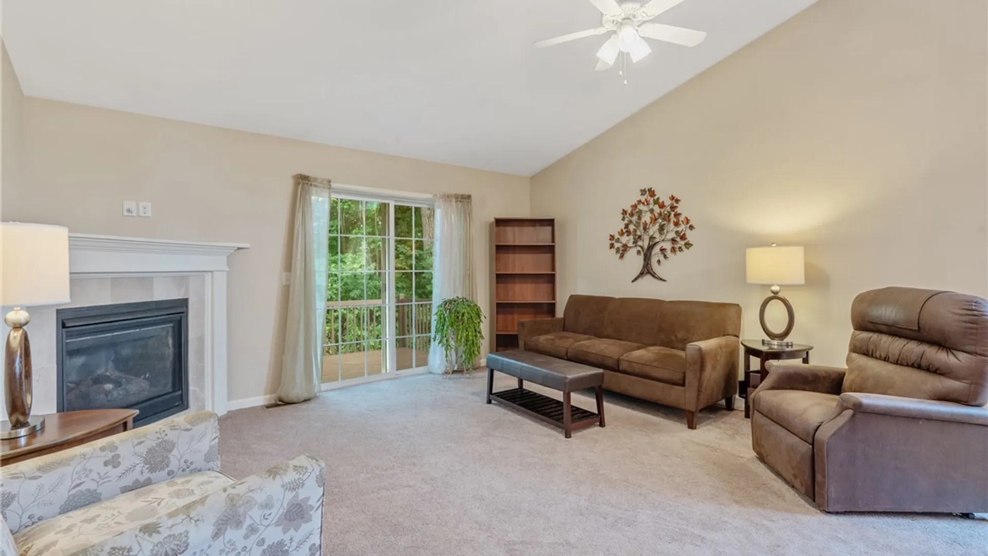 Property at 122 Slindes Woods Circle, Cicero, NY 13212 5