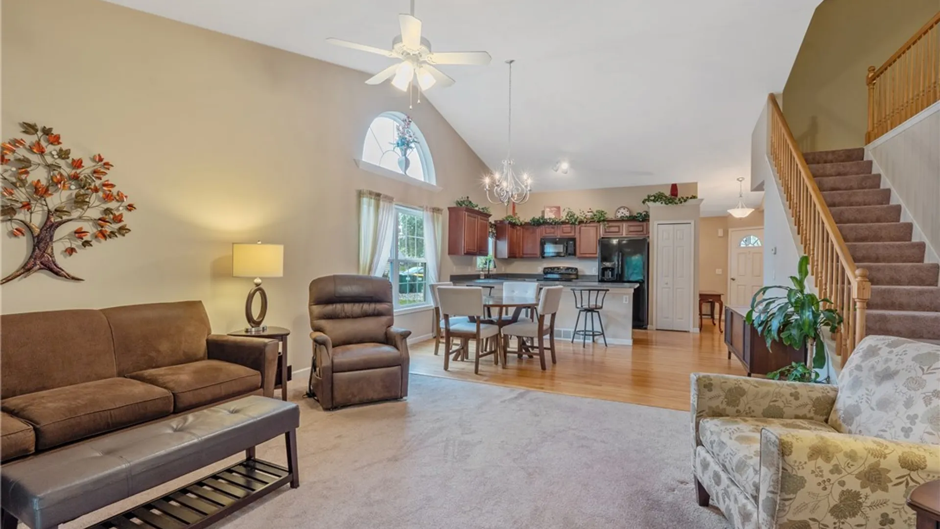 Property at 122 Slindes Woods Circle, Cicero, NY 13212 7