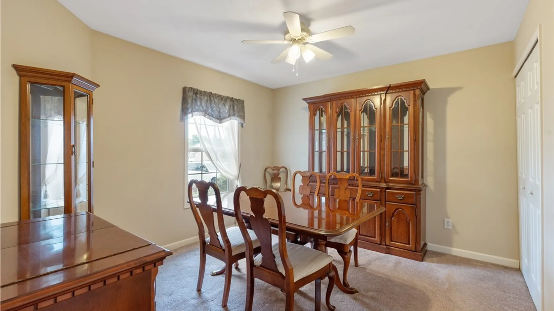 Property at 122 Slindes Woods Circle, Cicero, NY 13212 20