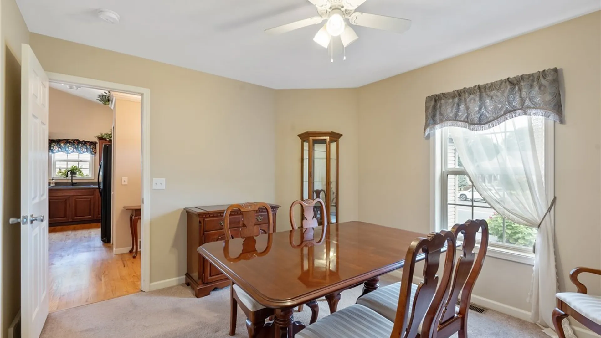 Property at 122 Slindes Woods Circle, Cicero, NY 13212 21