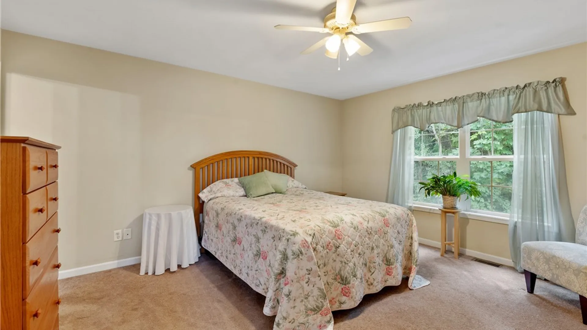 Property at 122 Slindes Woods Circle, Cicero, NY 13212 23
